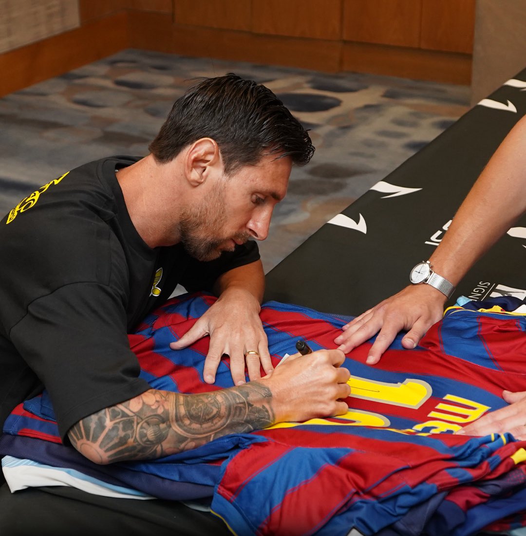M10GOAT's tweet photo. ✍️❤️💙 https://t.co/JAG8iuga5L