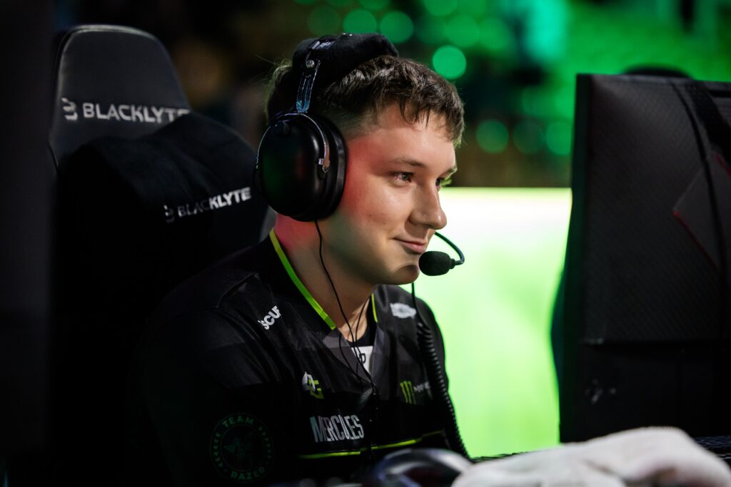 Legend has it this guy:

-Saved OpTic
-Won Champs and EWC
-Pocketed 350k
-Dismantled LAT's superteam 
-Dismantled the Faze trio
-Exposed a fake CEO 
-Has the rest of the league in shambles

He deserves a damn statue outside the Heczquarters🔥