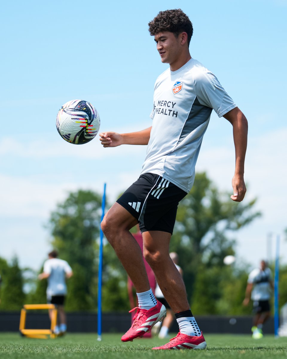 Spotted at first team training on Tuesday. 👀👏