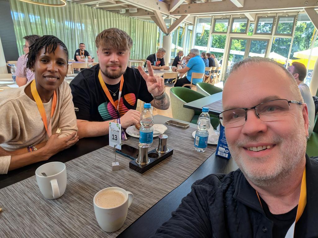 Just had a very informative talk with Rosy from BabesGotBytes NPC about the technical and political challenges they are facing with their #TYPO3 education project in South Africa.

Hopefully I could give some useful advice on how to make politicians happy, although the whole