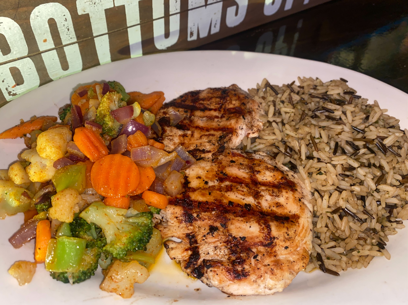 HesslerPubGrill's tweet photo. Spend $30 on food, get $5 back because your appetite deserves rewards! 💰
Bring friends who understand serious eating commitments.
Dine-in only. As seen in Ad Pages magazine &amp; app!

#AppetiteRewards #SeriousEating https://t.co/KUdKRdKJ7W