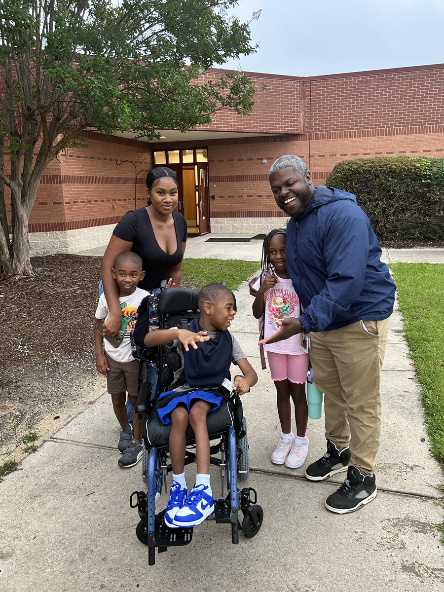 Richland School District Two (@richlandtwo) on Twitter photo <a href="/Mr_JohnsonPES/">Harold Johnson</a> welcomes another family that’s excited for another day at <a href="/PontiacElem/">Pontiac Elementary</a>! #Back2Two #PurposeDrivenFutureReady <a href="/Mr_JohnsonPES/">Harold Johnson</a> welcomes another family that’s excited for another day at <a href="/PontiacElem/">Pontiac Elementary</a>! #Back2Two #PurposeDrivenFutureReady