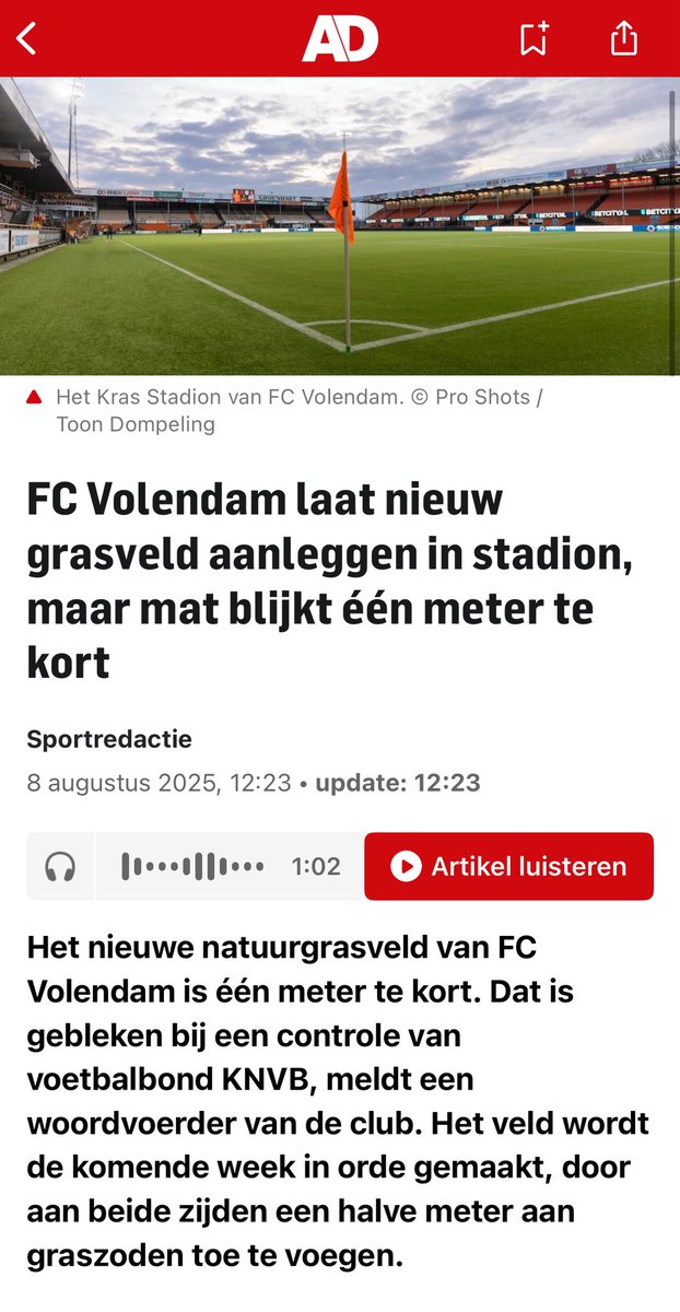 Aannemer had de laatste zoden aan de Dijk gezet…

#Volendam #FCVolendam