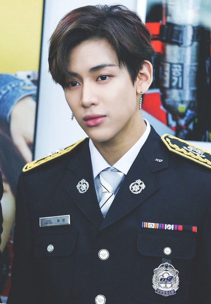 เคยรู้สึกปวดหลังบ้างมั้ยคะ.. !!? 😍
ที่ต้องแบกความหล่อ..หนักขนาดนี้ 🫶 ❤️
#BamBam #뱀뱀