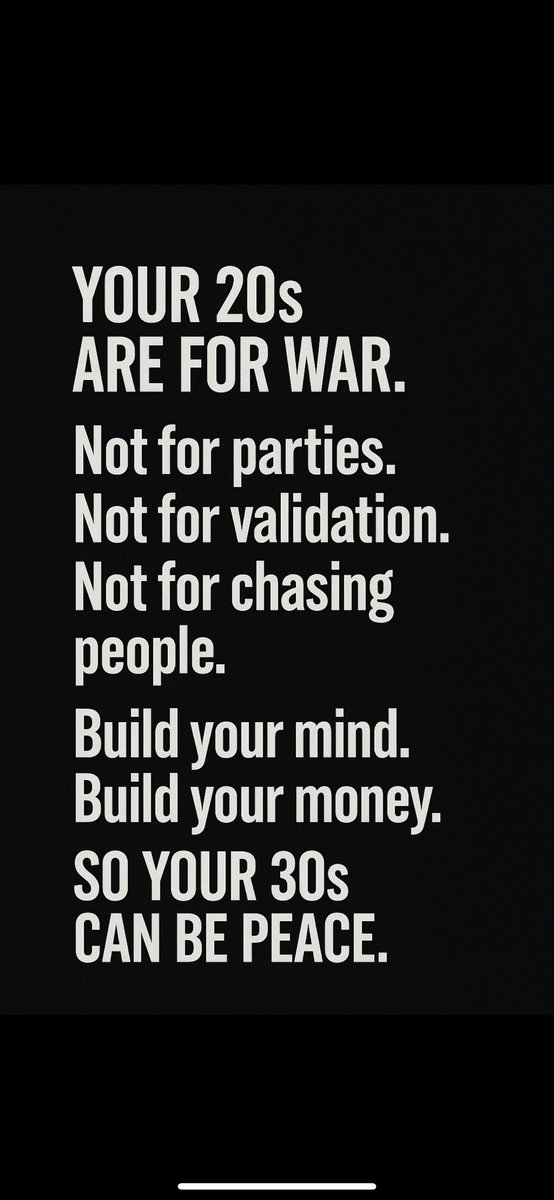 ClarityLoopCo's tweet image. #DisciplineOverDistraction
#BuildYourEmpire
#GrindNowShineLater
#MindsetMatters
#ClarityLoop
#NoExcuses