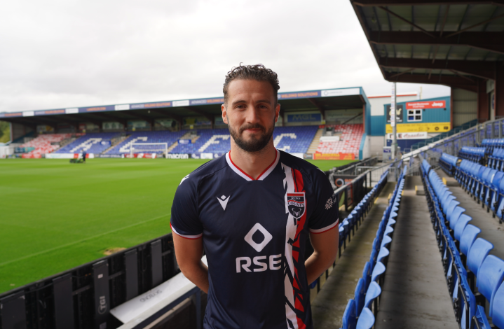 Daily Record Sport (@record_sport) on Twitter photo 🗣️ 'He brings a knowledge of the club, as well as a vast amount of playing experience'
Alex Iacovitti seals Ross County return and it's music to Don Cowie's ears 🎶
📸 <a href="/RossCounty/">Ross County FC</a>
⬇️⬇️⬇️
dailyrecord.co.uk/sport/football… 🗣️ 'He brings a knowledge of the club, as well as a vast amount of playing experience'
Alex Iacovitti seals Ross County return and it's music to Don Cowie's ears 🎶
📸 <a href="/RossCounty/">Ross County FC</a>
⬇️⬇️⬇️
dailyrecord.co.uk/sport/football…