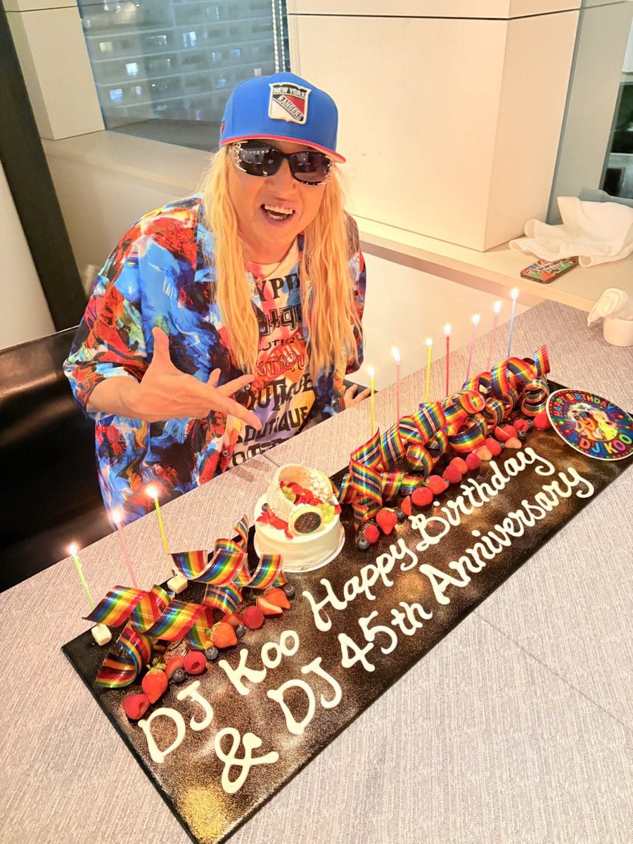 D J K O O tweet media