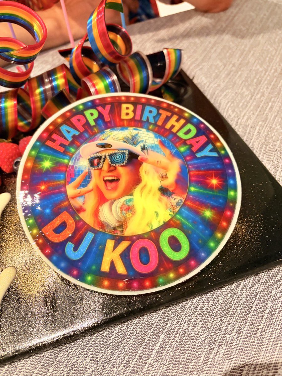 D J K O O tweet media