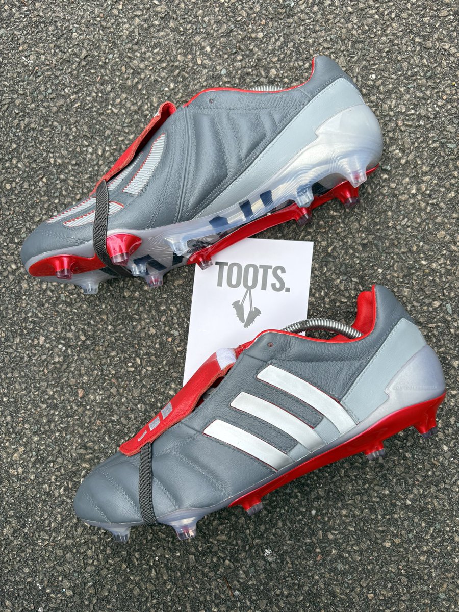tootsbootsuk's tweet photo. Hand Painted Adidas Predator Mania. Previously the Red Colourway. Now in the iconic Gun Metal.
Created for a private client 🤝
#Tootsboots #customboots #blackoutboots #soleconversion #studconversion #customshoes #customkicks #blackedoutboots https://t.co/eEQle0OypK
