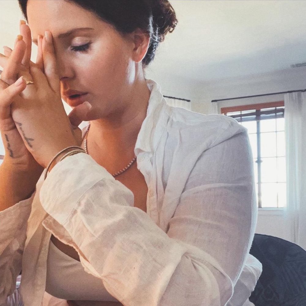 PopCrave's tweet image. “Say Yes To Heaven” by Lana Del Rey has reached 900 MILLION streams on Spotify.

It’s her 9th song to achieve this.