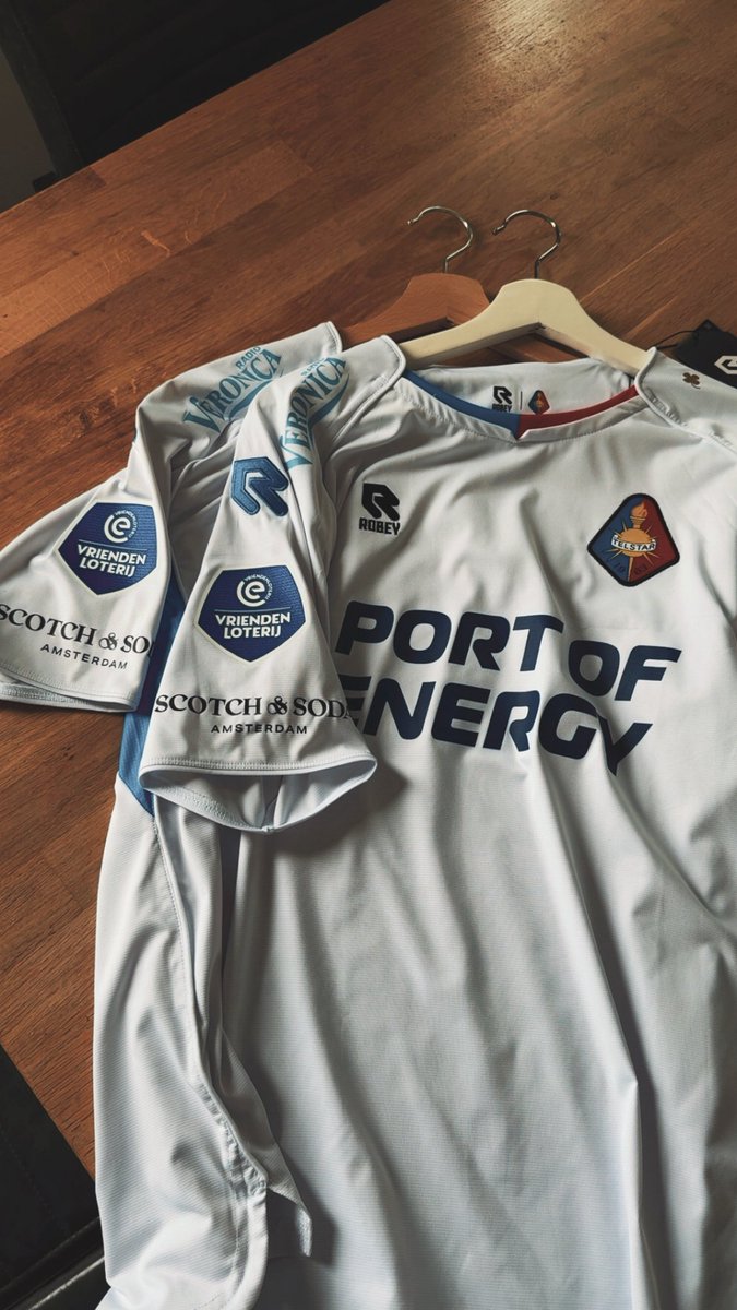 theSwanAirlines's tweet image. Zo, die zitten erop! We zijn helemaal klaar voor het Telstar Eredivisie avontuur. #Telstar #Robey #ajatel