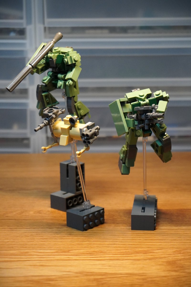 良いザクⅡができたので、ジオン軍の決戦兵器オッゴも制作
これで我が家もEフィールドだ