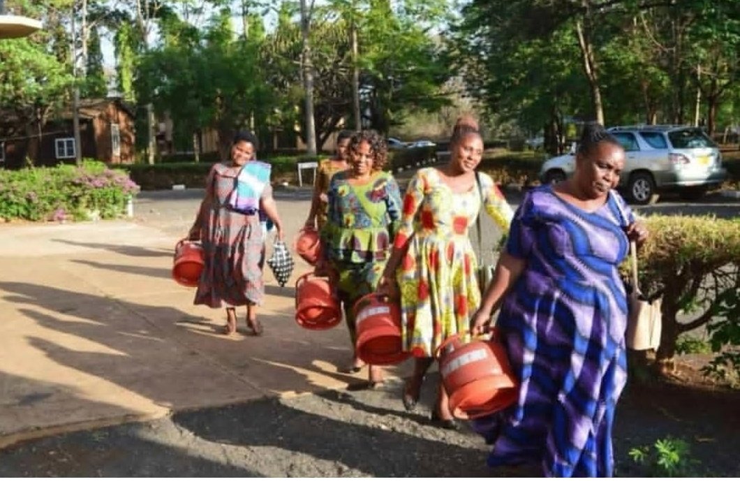 Thereal_taivina's tweet image. Picha za Jumapili ijayo kwa Pastor Tonny zimevuja.