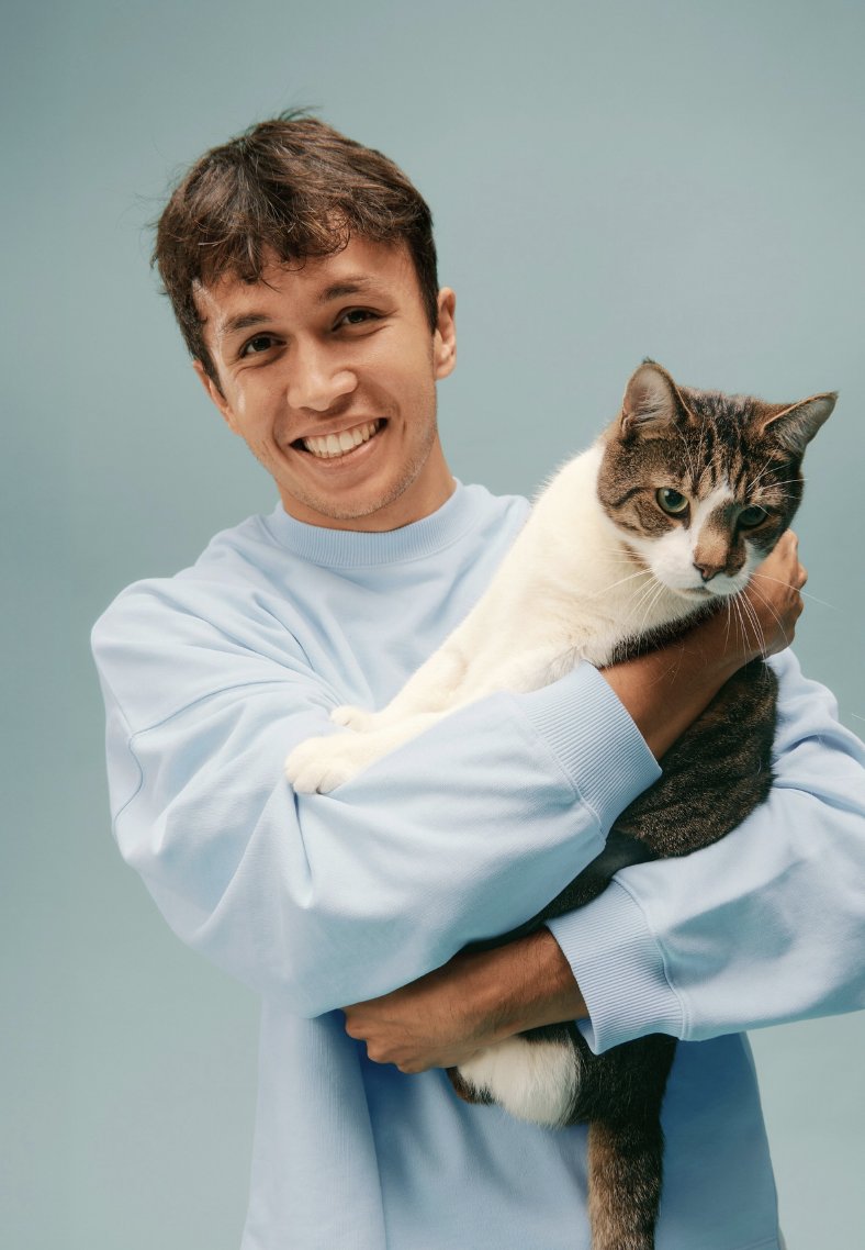 wtf1official's tweet image. Happy International Cat Day to our favourite F1 Cat Dads @Max33Verstappen & @Alex_albon 😻
#F1 #Formula1