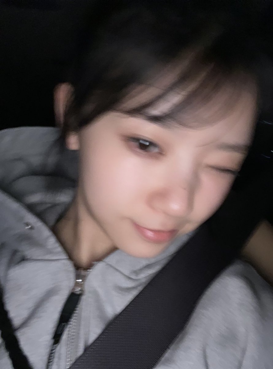 komoribun's tweet image. 𝗲𝗿𝗿𝗮𝗻𝗱𝘀 💸 ⋆𐙚₊˚⊹♡

good eve!!! ran some errands to buy materials earlier and came home with an empty wallet...՞߹ - ߹՞