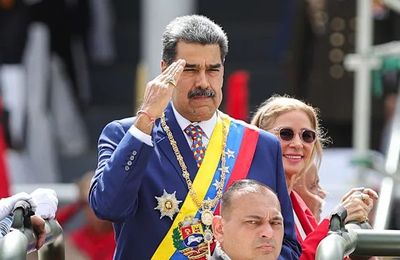Valencia Hoy ... Blo (@valenciahoy) on Twitter photo Trump duplica recompensa a $50 millones por el arresto del presidente de Venezuela Nicolás Maduro valenciainforma.over-blog.com/2025/08/trump-… X: <a href="/ValenciaHoy/">Valencia Hoy ... Blo</a> IG: @blogvalenciahoy Trump duplica recompensa a $50 millones por el arresto del presidente de Venezuela Nicolás Maduro valenciainforma.over-blog.com/2025/08/trump-… X: <a href="/ValenciaHoy/">Valencia Hoy ... Blo</a> IG: @blogvalenciahoy
