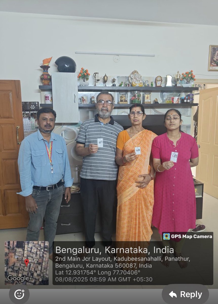 ShakunthalaHS's tweet photo. ರಾಹುಲ್ ಗಾಂಧಿ ಅಮಾನ್ಯ ಫೋಟೋಗಳಿಂದಾಗಿ ಒಂದು ಕುಟುಂಬವನ್ನು ನಕಲಿ ಮತದಾರರು ಎಂದು ಹಣೆಪಟ್ಟಿ ಕಟ್ಟಿದರು, ಆದರೆ ಚುನಾವಣಾ ಆಯೋಗವು ಅವರ ಮಾನ್ಯ ಗುರುತಿನ ಚೀಟಿಗಳನ್ನು ದೃಢಪಡಿಸಿತು.

ರಾಹುಲ್ ಗಾಂಧಿ ಕುಟುಂಬಕ್ಕೆ ಕ್ಷಮೆಯಾಚಿಸುತ್ತಾರೆಯೇ? https://t.co/VfIFqOU6Kh