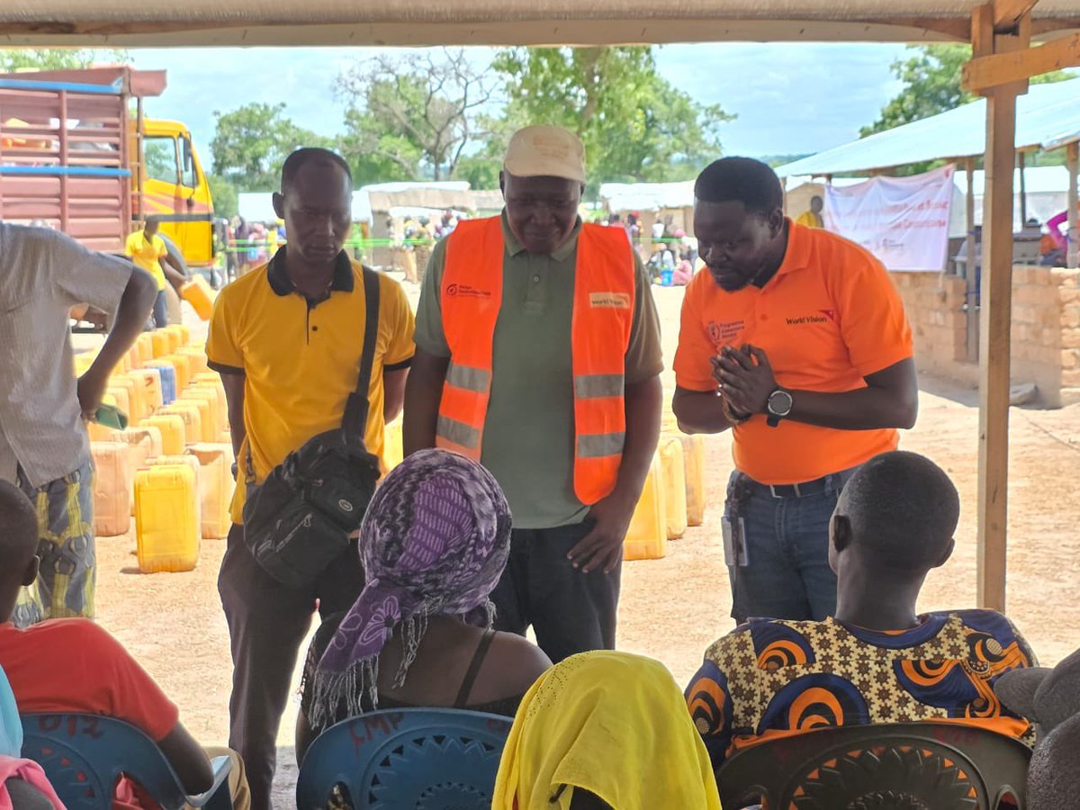Témoignage de Marie, à Bétoko : « Grâce à <a href="/WorldVision/">World Vision</a> et ses partenaires, j’ai reçu de l’argent pour nourrir et scolariser mes enfants. Les sensibilisations protègent mieux ma famille. Merci pour cet espoir ! »
Nous poursuivons : distributions, formations, monitoring. #Impact