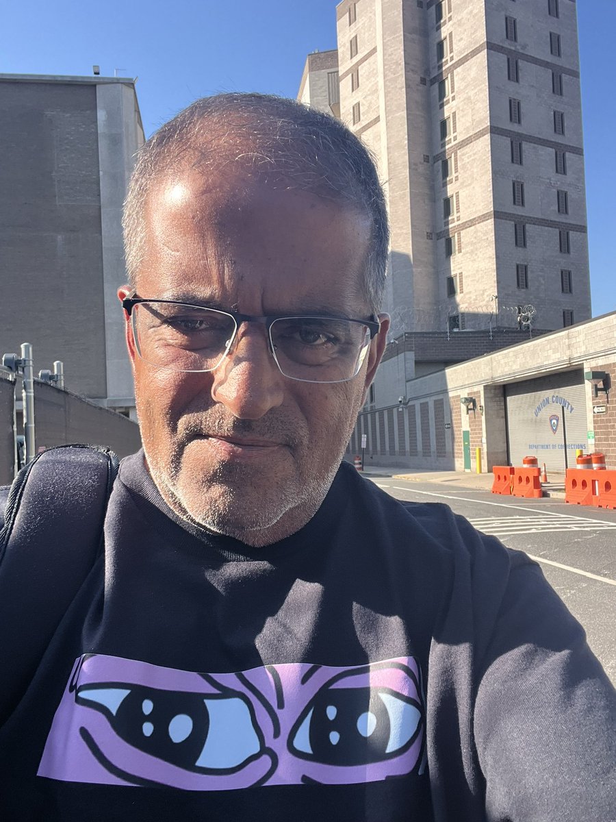 Dress down day at work and what better way you $PORK ‘ers $PNDC $wPOND Get ready 🤙