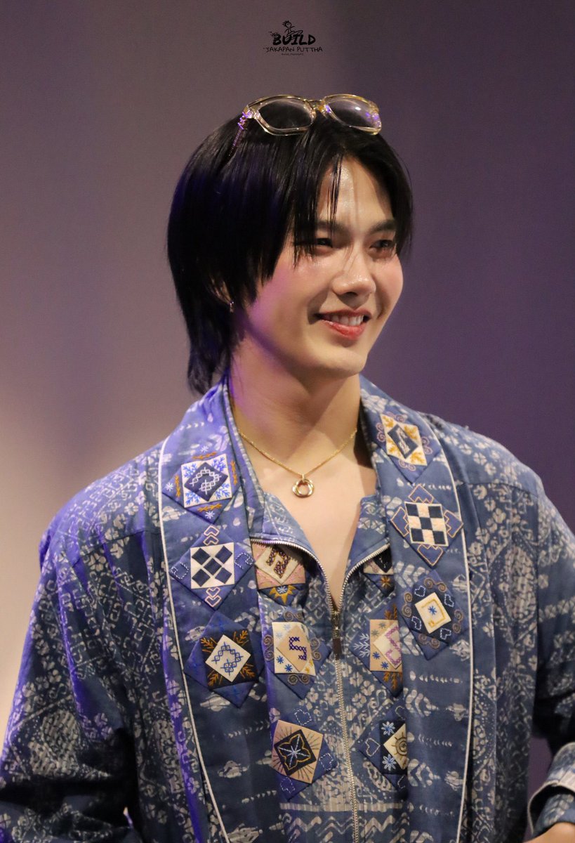 ดีย์ ไม่พูดเยอะ 👍🏻👏 

#ISSUExBuildjakapan #Beyourluve #ISSUEThailand