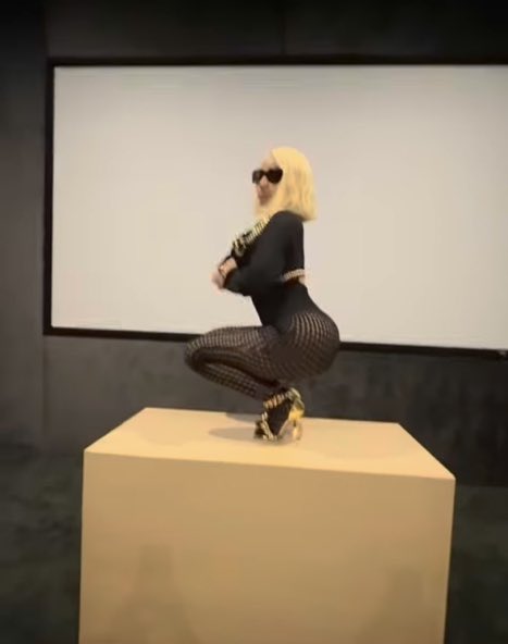 GOOD MORNING! 
Here’s breakfastttttttt