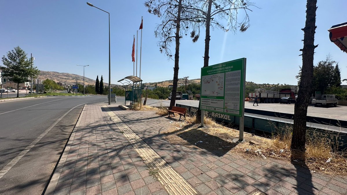 Diyarbakır Valilik öncülüğünde gerçekleştirilen 351 km mesafesi bulunan ve 52.8 kilometresi ilçemizden geçen “Diyarbakır Kral Yolu” projemizin tanıtım tabelaları ilçemizde yerini aldı. 

İLÇEMİZE HAYIRLI OLSUN