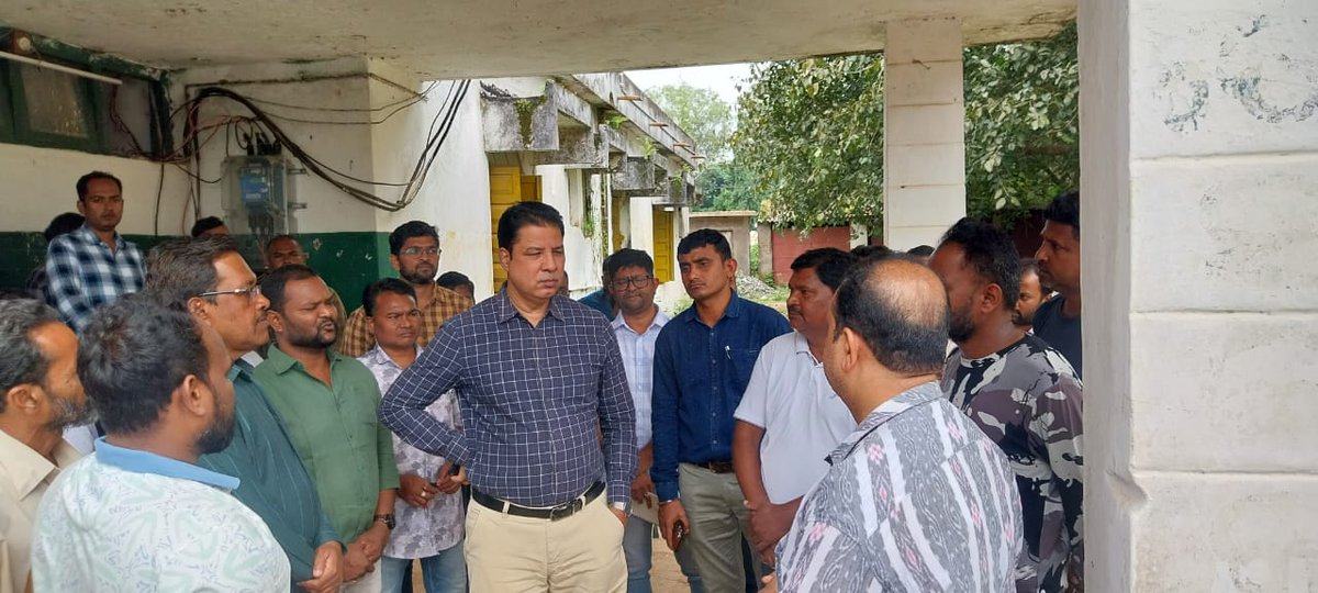 Collector Nabarangpur (@dmnabarangpur) on Twitter photo Visited Indravati Hospital, Khatiguda and met with doctors, PRI members and the public to discuss the hospital's condition. Assured them of posting regular doctors for better healthcare services. #Khatiguda <a href="/CMO_Odisha/">CMO Odisha</a> <a href="/HFWOdisha/">H & FW Dept Odisha</a> Visited Indravati Hospital, Khatiguda and met with doctors, PRI members and the public to discuss the hospital's condition. Assured them of posting regular doctors for better healthcare services. #Khatiguda <a href="/CMO_Odisha/">CMO Odisha</a> <a href="/HFWOdisha/">H & FW Dept Odisha</a>
