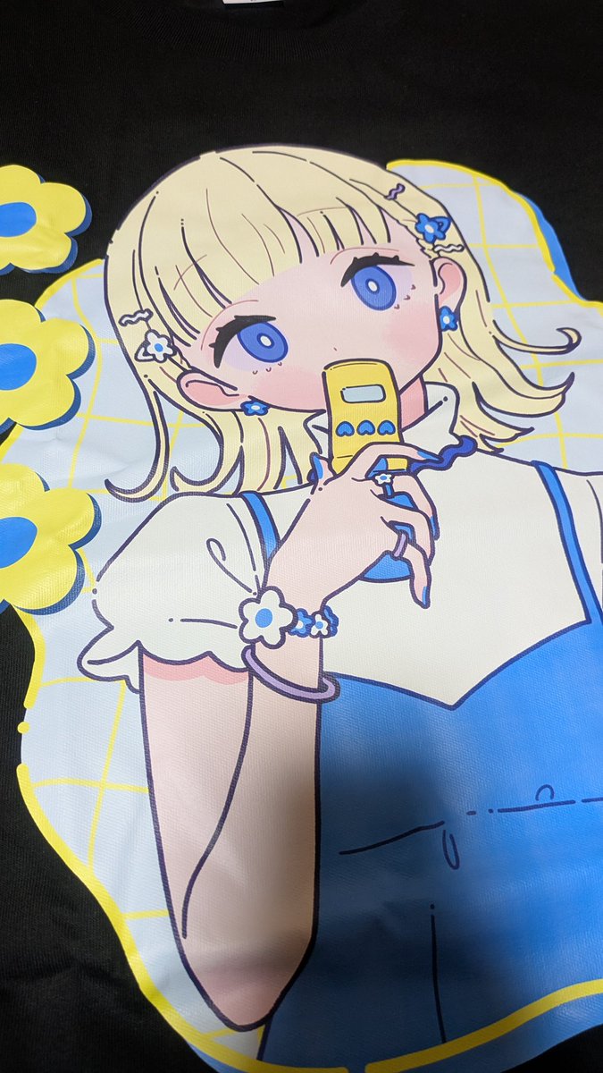 出張から帰って来たら、わき<a href="/wakikamaboko/">わき💙8/15~17デザインフェスタギャラリー</a> さんのTシャツ届いてた
想像以上に可愛いくて、果たして自分に着こなせるんだろうか…？(^o^;)
 と、ちょっと不安になるw