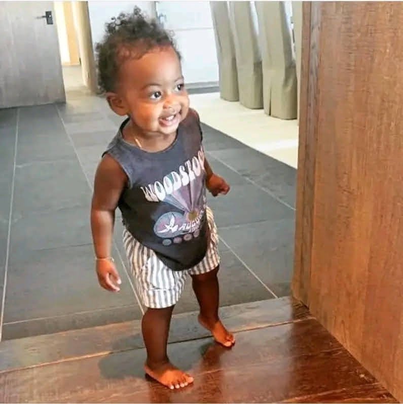 Awo ng'omanya ku Sunday tulya Chicken 😁😁
anti mummy aba akikubye