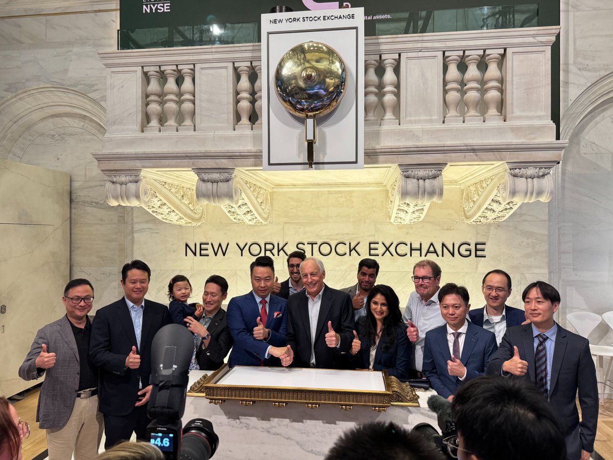 pinai_io's tweet photo. 🚨 A Historic Milestone in Crypto & Equity Markets 🚨

Circle is public. Kraken is on the horizon.

Now, #C1Fund is bridging the gap—bringing the equity of leading private crypto firms into one IPO on the NYSE under $CFND.

We’re immensely proud that @pinai_io is a minority GP shareholder in C1Fund. This is more than an investment; it’s a bold signal of belief in the future of digital-asset equity.

A heartfelt highlight: Here’s Ben Wu (our co-founder) standing with Michael Lempres, Chairman of the Board (former Chief Legal & Risk Officer at Coinbase, Executive in Residence at Andreessen Horowitz), a visionary leader guiding this journey.

Joining this journey alongside @najkidwai (CEO & Board Member) and @C1Fund is a privilege. Together, we’re redefining access to crypto’s next wave.

A new era begins. Let’s ride it.  

Read more ➡️ https://t.co/QhzcSoVmdm