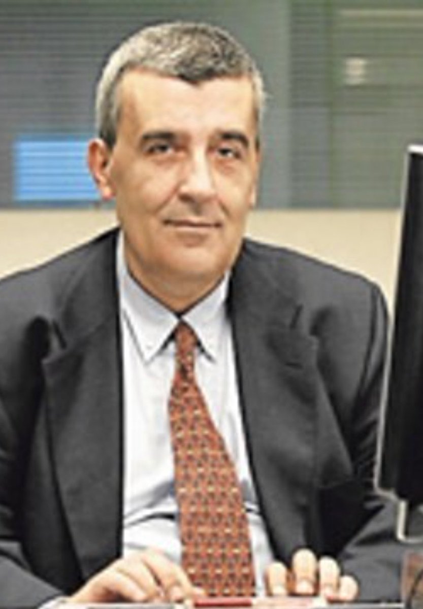 Manolo, fue un periodista de intuición, de fundamentos, de corazón y, cuando quiso, de lo que le dio la gana. Ese enorme periodista palidece ante la bondad de Manuel Esteban. Una suerte haberme cruzado contigo, amigo.❤️