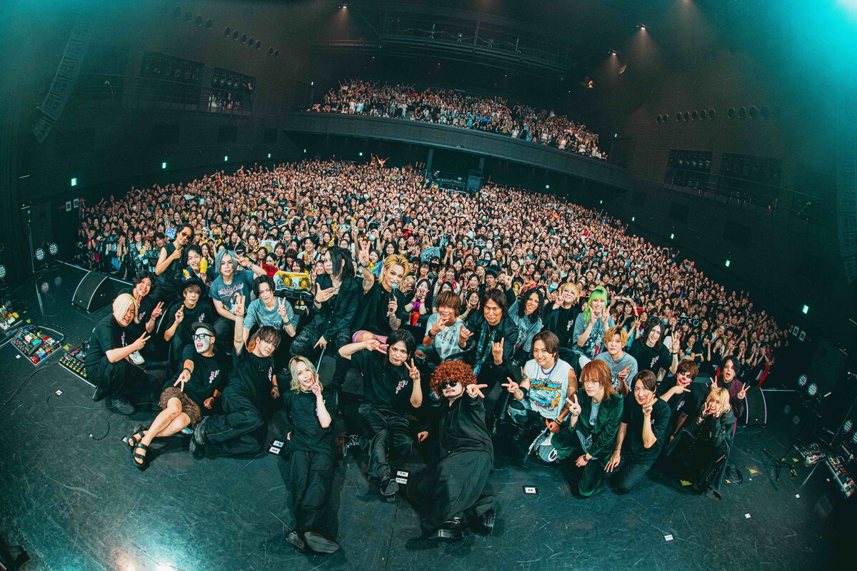 natalie_mu's tweet photo. ◤ライブレポート◢
「PARTY ZOO」で豪華セッション続々🎸

DEZERT、MUCC、AKi、Ken、INORANら
猛獣たちがお祭り騒ぎ

詳細＆📸写真51枚
https://t.co/6YtGdYEDwN

#SUMMERPARTYZOO2025 https://t.co/ELMTumaPQE