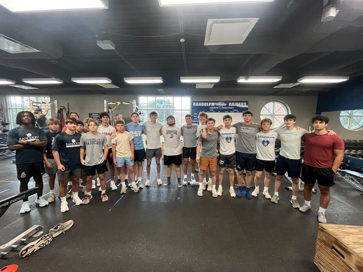 21 dudes getting better this morning #RaisetheR #Breakfastclub