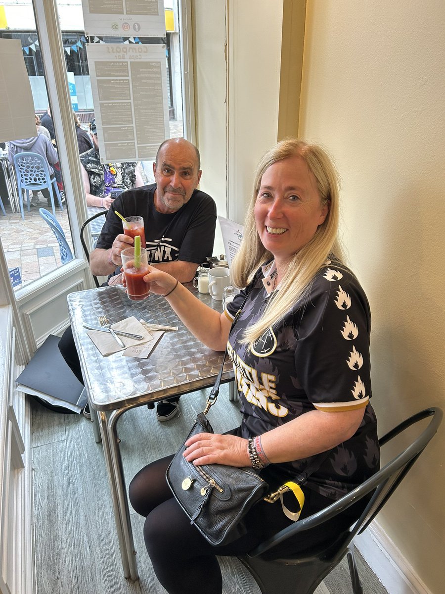 theobald_sue's tweet photo. #Rebellion
Breakfast with #StencilMark
#compasscafe https://t.co/kD43WXMcz1