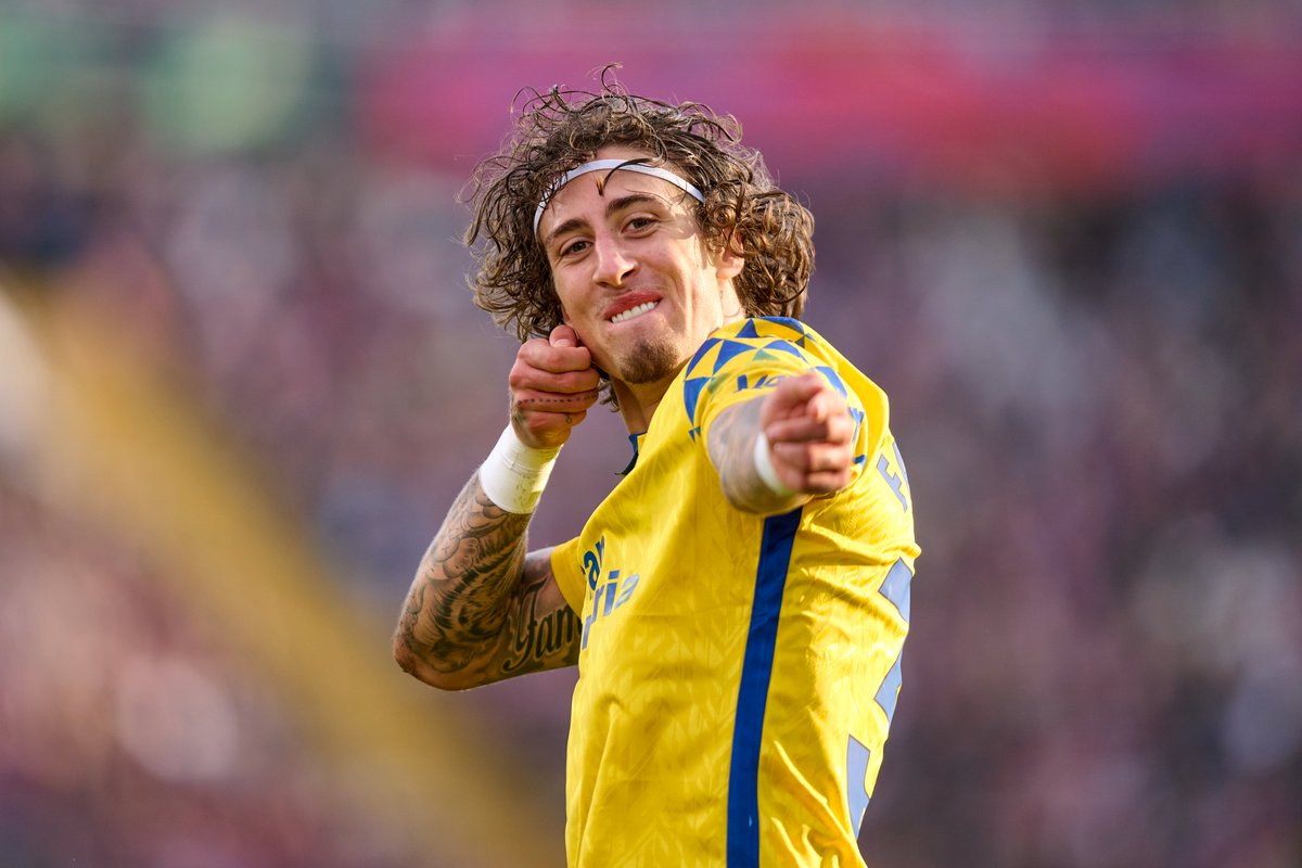 Transfer news LIVE ✍️

Borussia Dortmund make their move for Fabio Silva as details of offer for former Rangers loanee 'revealed'

⬇️⬇️⬇️

dailyrecord.co.uk/sport/football…