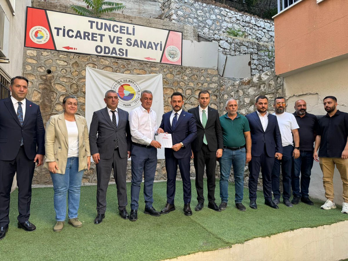 TUNCELİ TİCARET VE SANAYİ ODASI (@tuncelitso) on Twitter photo 📍Tunceli TSO
Milliyetçi Hareket Partisi MYK Üyeleri Özmen Alp Giray Erdemir, Timur Şerif Şaşmaz, Utkucan Yıldırım, Abdülhamit Kaya, Tunceli İl Başkanı Melike Gökalp, Elazığ İl Başkanı Yunus Bal; Yönetim Kurulu Başkanımız <a href="/hasanmurats/">Hasan Hüseyin COŞKUN</a>, Başkan Yardımcılarımız Sönmez Aydın ve Ali 📍Tunceli TSO
Milliyetçi Hareket Partisi MYK Üyeleri Özmen Alp Giray Erdemir, Timur Şerif Şaşmaz, Utkucan Yıldırım, Abdülhamit Kaya, Tunceli İl Başkanı Melike Gökalp, Elazığ İl Başkanı Yunus Bal; Yönetim Kurulu Başkanımız <a href="/hasanmurats/">Hasan Hüseyin COŞKUN</a>, Başkan Yardımcılarımız Sönmez Aydın ve Ali