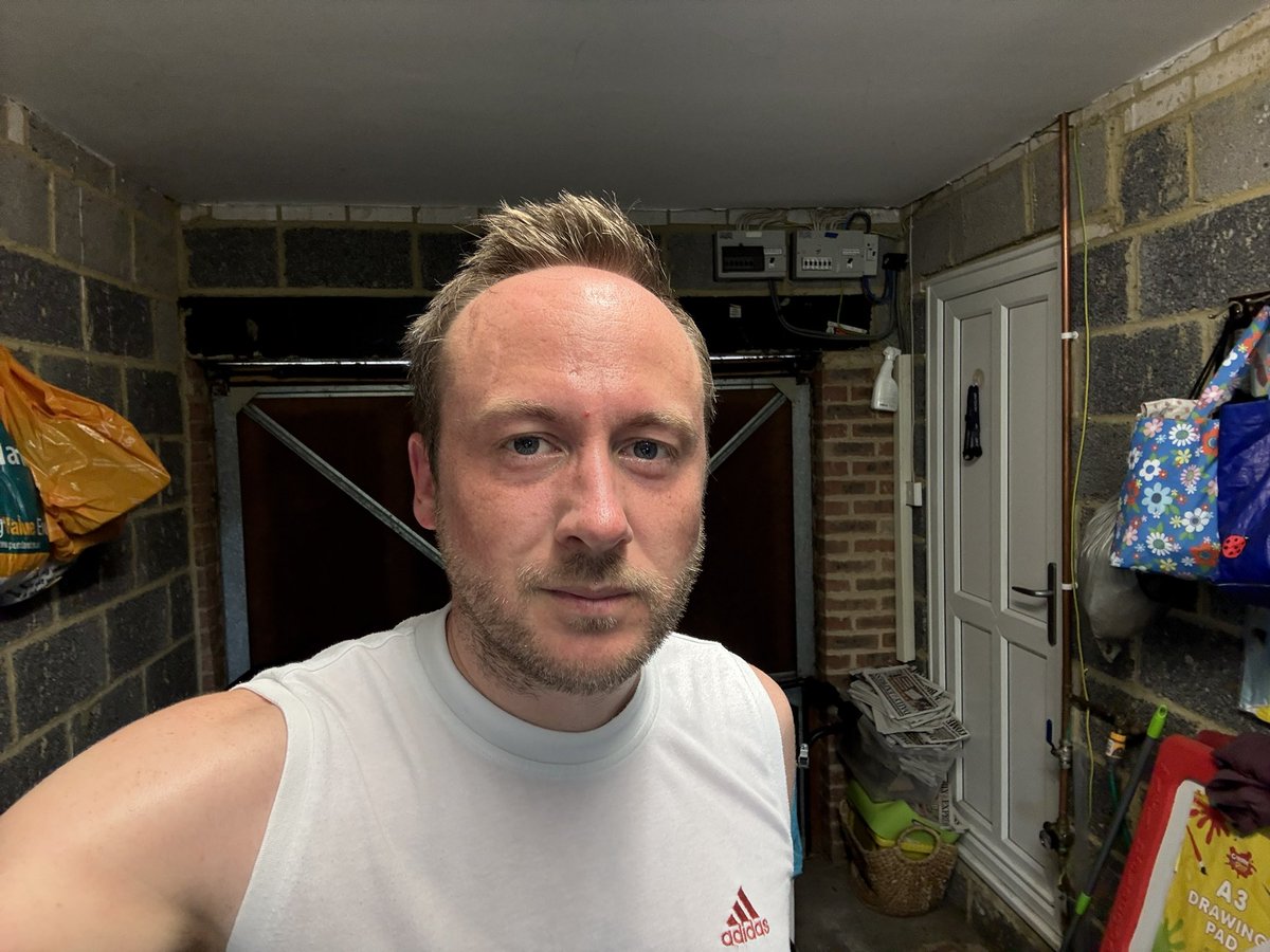 Achieved my quickest 5k time (for a VERY long time) on the treadmill this afternoon! 🎉💪🏻

Haven’t seen a time that close to 25mins since I was in my 20s! 🤣

#Run #Running #5k #FitnessFriday