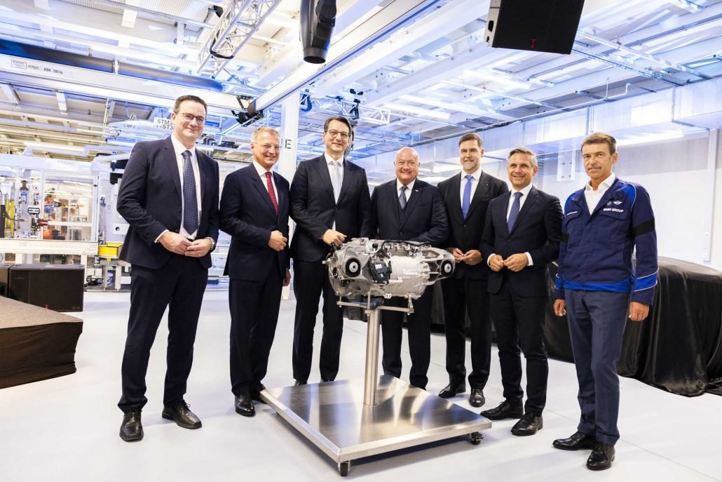 APMC (@premsamotorcat) on Twitter photo EL GRUPO BMW INICIA LA PRODUCCIÓN EN SERIE DE MOTORES ELÉCTRICOS PARA LA NEUE KLASSE EN STEYR apmc.cat/apmc/?p=136054 <a href="/BMWGroupEspana/">BMW Group España</a> <a href="/PremsaMotorCat/">APMC</a> <a href="/Pilargpuebla/">pilargdelapuebla</a> <a href="/BorjaHormigos/">Borja Hormigos</a> <a href="/carmemora41/">Carmen Mora</a> #BMW #APMCmotor EL GRUPO BMW INICIA LA PRODUCCIÓN EN SERIE DE MOTORES ELÉCTRICOS PARA LA NEUE KLASSE EN STEYR apmc.cat/apmc/?p=136054 <a href="/BMWGroupEspana/">BMW Group España</a> <a href="/PremsaMotorCat/">APMC</a> <a href="/Pilargpuebla/">pilargdelapuebla</a> <a href="/BorjaHormigos/">Borja Hormigos</a> <a href="/carmemora41/">Carmen Mora</a> #BMW #APMCmotor