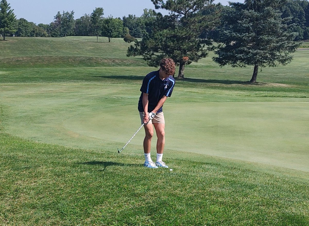 dflory71's tweet photo. The Pilot golfers finished 5th of 12 at the Edgerton Invite held at Suburban Golf Course on Thursday. Andrew shot a personal best 86 to lead our team. https://t.co/ZUUQA1orT3