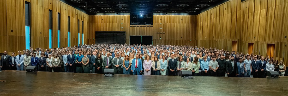 Herzlich willkommen, liebe Kolleginnen und Kollegen! 753 Anwärterinnen und Anwärter wurden heute von #Finanzminister #Lorz in Bad Vilbel vereidigt. Davon beginnen 653 ihr duales #Studium und 100 eine duale #Ausbildung in der #Steuerverwaltung #Hessen: hessenlink.de/pm2025-94