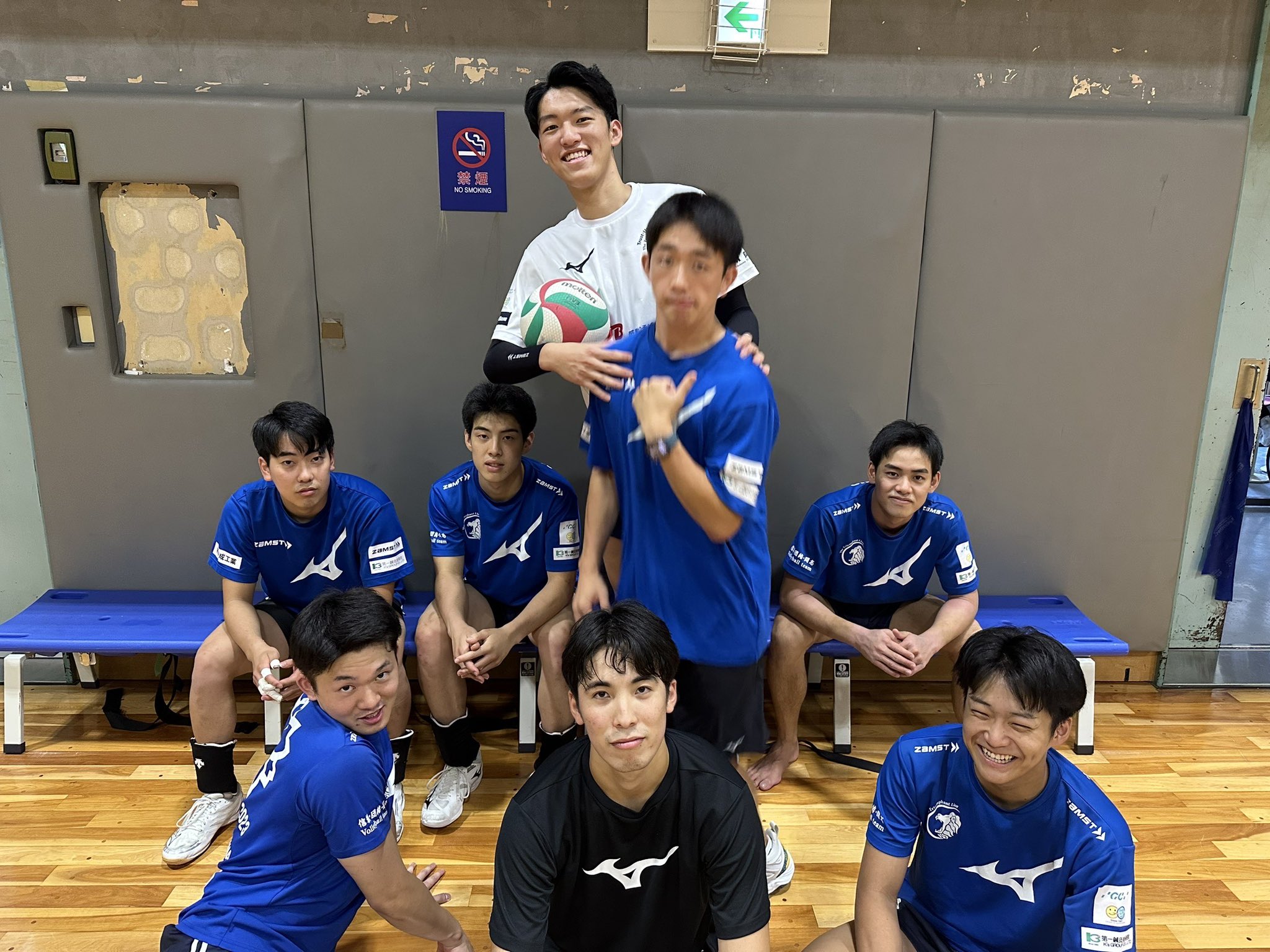 日本体育大学 バレーボール部 ユニフォーム 5番 NSSU O 日本体育大学 男子バレーボール部 (@NSSUVBMT) / X