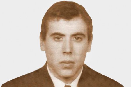 ConsuorF's tweet photo. #TalDiacomoHoy de 1979 en el antiguo aeropuerto de #Bilbao (Sondica) #ETA asesinó al @guardiacivil ANTONIO NIEVES CAÑUELO y dejó heridos a sus dos compañeros. Les ametrallaron con fusiles de asalto cuando realizaban labores de vigilancia.

También #Impune 

🧵 https://t.co/3226g4cVx6