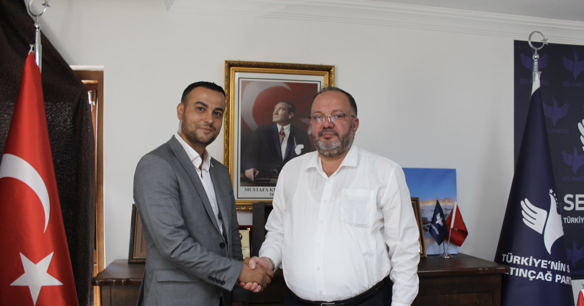 Genel Merkezimizi ziyaret eden Sayın Celil Aras, partimize katılarak Ankara Yenimahalle ilçe teşkilatımızda resmi üyeliğini gerçekleştirmiştir. Üyelik rozeti, Genel Başkanımız Sayın Atıf Özbey tarafından takdim edilmiştir.

Kendisine ailemize hoş geldiniz diyor, partimize