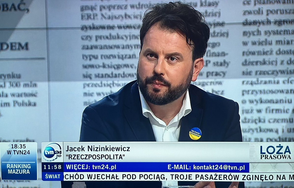 1 Star (@pawelsokala) on Twitter photo "Nowy prezydent może doprowadzić do przewrotu zbrojnego" - takim tytułem opatrzył <a href="/JNizinkiewicz/">Jacek Nizinkiewicz</a> swoją rozmowę z Antonim Dudkiem. Chciałem machnąć ręką, ale... posłuchałem. I wiecie co?
Dudek tego nie powiedział. Oszust Nizinkiewicz po prostu skłamał. Takie zdanie nie pada. Jest "Nowy prezydent może doprowadzić do przewrotu zbrojnego" - takim tytułem opatrzył <a href="/JNizinkiewicz/">Jacek Nizinkiewicz</a> swoją rozmowę z Antonim Dudkiem. Chciałem machnąć ręką, ale... posłuchałem. I wiecie co?
Dudek tego nie powiedział. Oszust Nizinkiewicz po prostu skłamał. Takie zdanie nie pada. Jest
