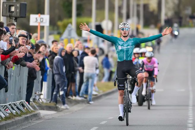 Le Populaire Sports (@lepopu_sports) on Twitter photo #cyclisme
Un nouveau coureur limousin stagiaire chez les pros
lepopulaire.fr/limoges-87000/…
<a href="/GroupamaFDJ/">Équipe Cycliste Groupama-FDJ</a> #cyclisme
Un nouveau coureur limousin stagiaire chez les pros
lepopulaire.fr/limoges-87000/…
<a href="/GroupamaFDJ/">Équipe Cycliste Groupama-FDJ</a>