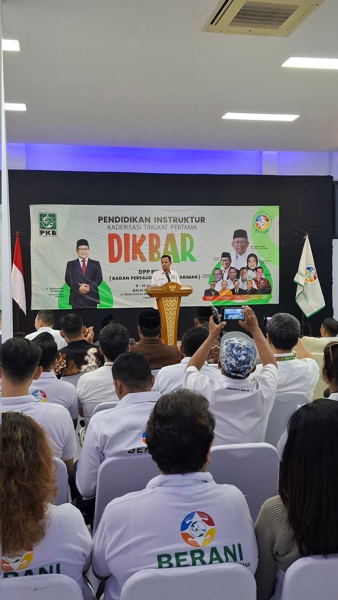 Pembukaan Pendidikan Kader Badan Partai (DIKBAR) dibuka langsung oleh Ketua Dewan Syuro <a href="/DPP_PKB/">DPP PKB</a> Kiai <a href="/Kiyai_MarufAmin/">KH. Ma'ruf Amin</a> dihadiri Panglima LKN kang Zainul dewan pembina DPP Berani <a href="/DanielJohandj/">Dr. DANIEL JOHAN</a>