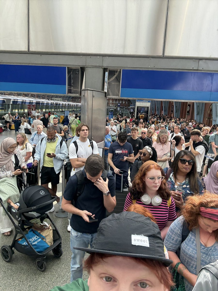 gingerchrislad tweet media