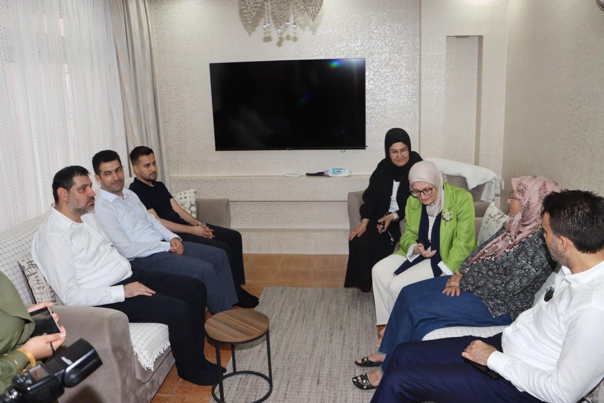 📍Tozkoparan Mahallesi / Toroslar

✅ Şehit Ailesi Ziyareti

Genel Başkan Yardımcımız Sayın Belgin Uygur, İl Yönetim Kurulu Üyelerimiz, İl Kadın Kolları Başkanımız Sayın Fatma Abacı ve İl Gençlik Kolları Başkanımız Sayın Ahmet Karagöz ile birlikte, Şehidimiz Mehmet Bayer’in