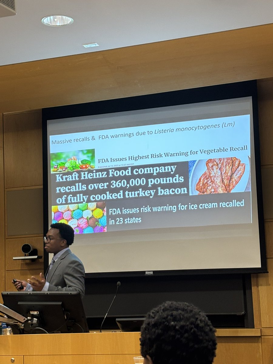 HigginsLabHMS's tweet image. Huge shoutout to our amazing Du Bois Scholars Fellow, Justin, for his awesome presentation on conserved virulence gene expression across Lm strains! Thanks for all your hard work and best of luck with med school apps! You’ve got this!