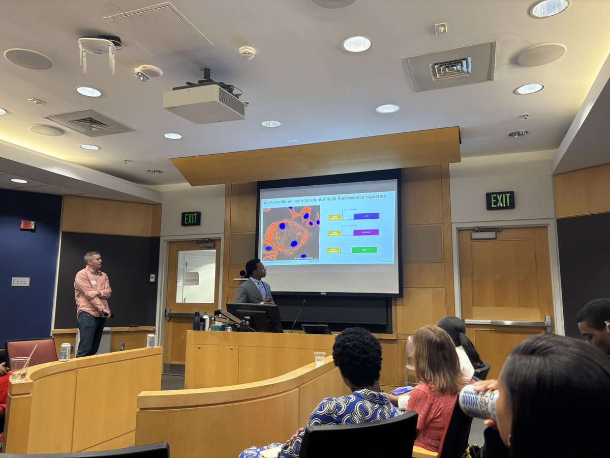 HigginsLabHMS's tweet image. Huge shoutout to our amazing Du Bois Scholars Fellow, Justin, for his awesome presentation on conserved virulence gene expression across Lm strains! Thanks for all your hard work and best of luck with med school apps! You’ve got this!